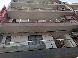 ADB Rooms Hotel Toravio