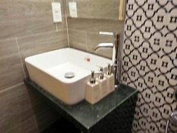 Emerald Ocean Hotel