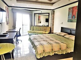 13th Floor sea View Studio