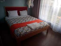 Thorn Tree Hotel