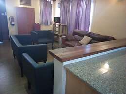Thorn Tree Hotel