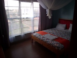 Thorn Tree Hotel