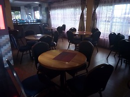 Thorn Tree Hotel