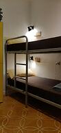 Mana Mana Youth Hostel