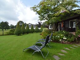 Cozy Chalet With Pond, Malmedy