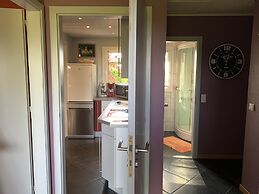 Cozy Chalet With Pond, Malmedy