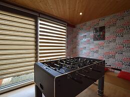 Cozy Chalet With Pond, Malmedy