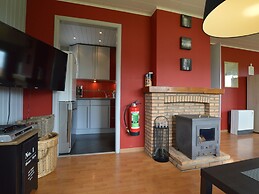 Cozy Chalet With Pond, Malmedy