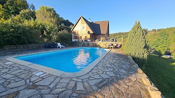 Private Pool Villa in Stupna
