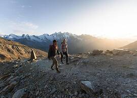 Glacier Views & Ski Trails