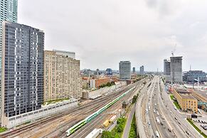 Lively Urban Condo in Old Toronto