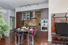 Panoramic 2 Bed CN Tower View parking