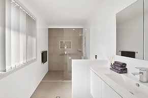 Guest House on Guy