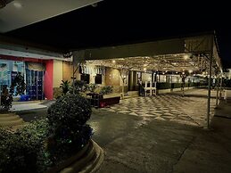 S&M Hotel