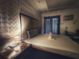 S&M Hotel
