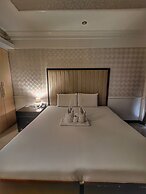 S&M Hotel