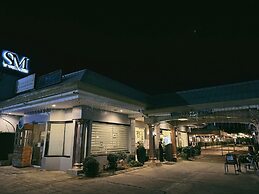 S&M Hotel