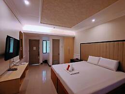 S&M Hotel