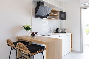 V Luxury Suites