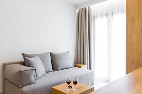 V Luxury Suites
