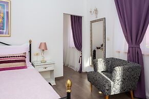 Romantic Luxury Rooms