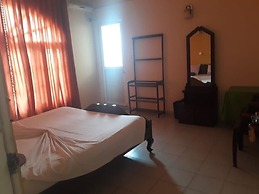 Oasis Inn