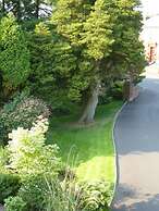 Somerton House Hotel