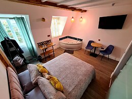 Angel Townhouse