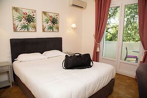 Logis Hotel Le Blason de Provence