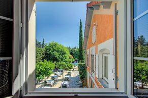 Logis Hotel Le Blason de Provence
