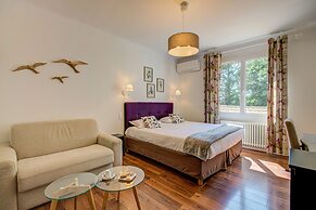 Logis Hotel Le Blason de Provence