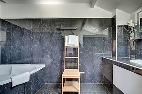 Logis Hotel Le Blason de Provence