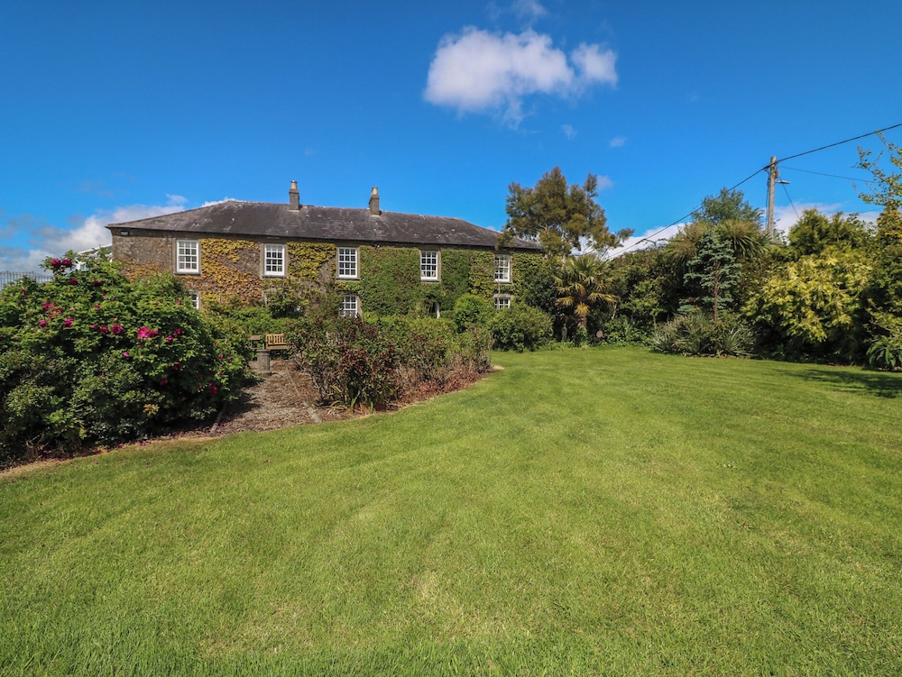 Cairbre House