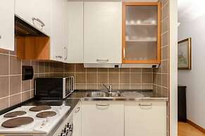 JOIVY Lovely Apt with Communal Pool in Nervi