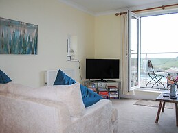 4 Lyndhurst