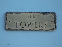 The Towers - Castell