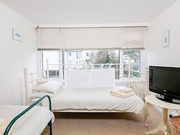 2 North Crest House