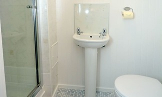 Varis House
