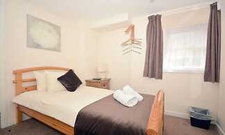Varis House