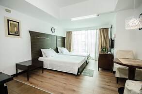 Lancaster Hotel by Central Flats