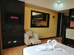 Lancaster Hotel by Central Flats