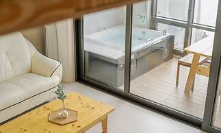 Yeosu Sunset Hostel and Pension