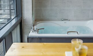 Yeosu Sunset Hostel and Pension
