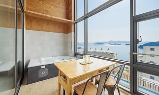 Yeosu Sunset Hostel and Pension