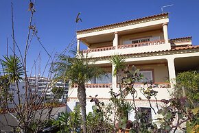 B47 - Walkway Beachview Place