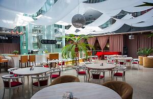 Mark Plaza Hotel