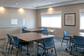 Holiday Inn Express & Suites Brandon by IHG