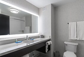 Holiday Inn Express & Suites Brandon by IHG