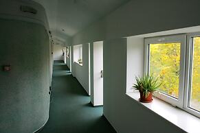 Well Hotel