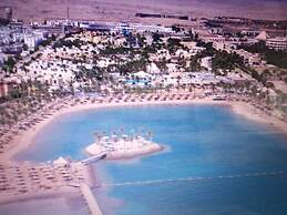 Hurgada Mirage Beach Chalet & Aqua Park